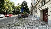 Pronjem steen gare v ulici Rusk, Praha 10
