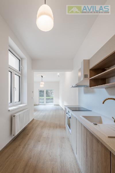 Prodej bytu 2+kk 64 m2 s terasou v centru Benešova - foto 1 z 10