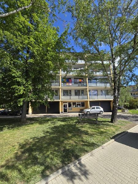 Pronájem bytu 3+1 69 m2 s garážovým stáním  Benešově - foto 1 z 10