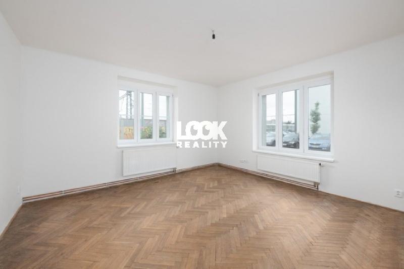 Prodej, krásný byt 2+1, U Pekáren, Praha 15 - Hostivař, 126,3 m2, sklep, předzahrádka, park - foto 1 z 10