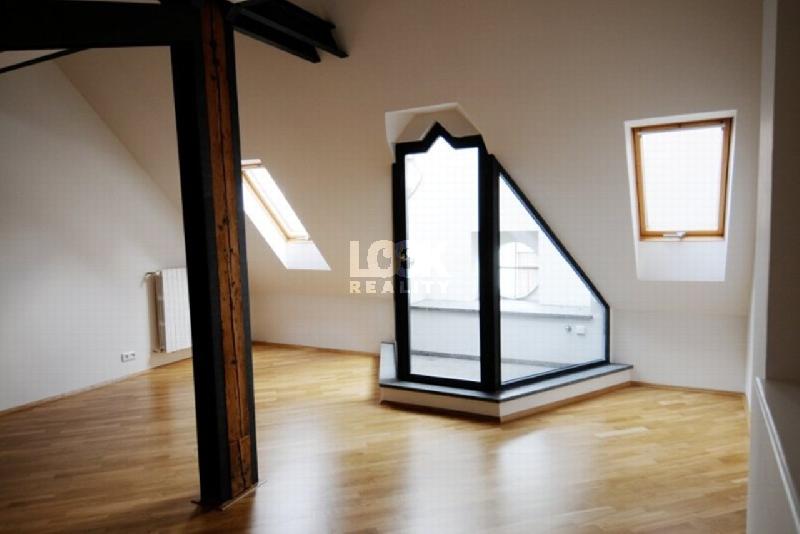 Pronájem, krásný byt, 110 m2, Anny Letenské, Praha 2 - Vinohrady, 3 neprůchozí pokoje, 2 koupelny - foto 1 z 9