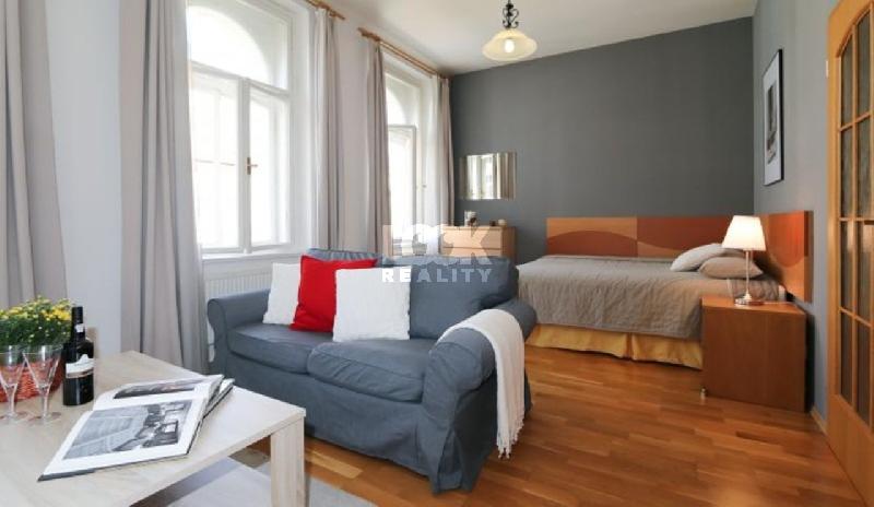 Pronájem, krásný byt 1+kk, Sázavská, Praha 2 - Vinohrady, v blízkosti parku Grébovka, blízko metra - foto 1 z 2