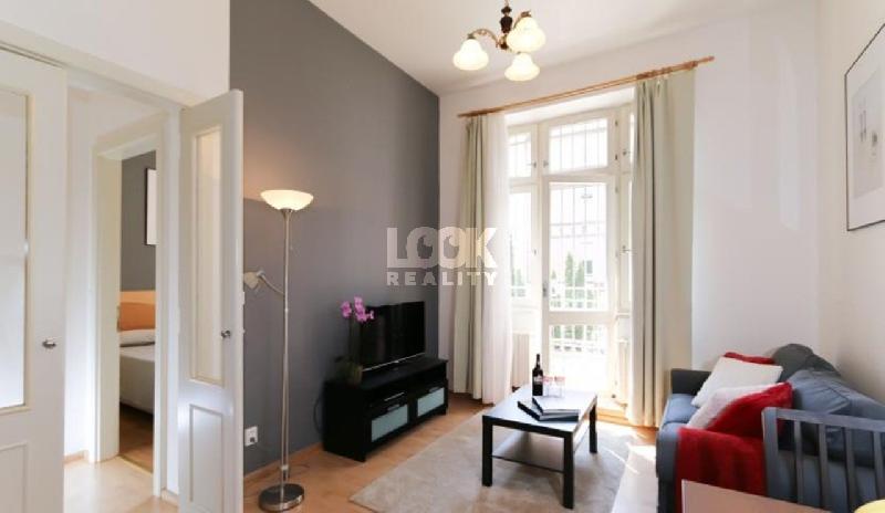 Pronájem, krásný byt 2+kk, Belgická, Praha 2 - Vinohrady, 42 m2, balcony, near the metro, park - foto 1 z 6