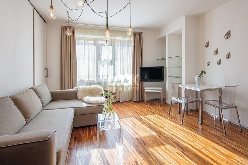 Pronájem, krásný byt 2+kk, Holečkova,Praha 5 - Smíchov, 45 m2, metro, blízko centra, úklid - foto 1 z 6