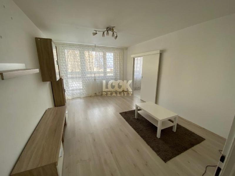 Pronájem, krásný byt 3+1, Kurzova, Praha 13 - Stodůlky, 72 m2, lodžie, dva nepůchozí pokoje, u parku - foto 1 z 10