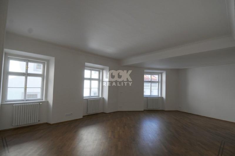 Pronájem, krásný byt 4+1, Vlašská, Praha 1 -Hradčany, 170 m2, terasa 17 m2, u Malostranského náměstí - foto 1 z 10