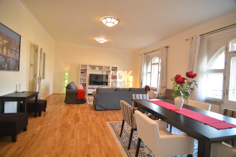Pronájem, luxusní byt 4+1, Dřevná, Praha 2 - Nové Město, 150 m2, balkón, šatna, blízko metra - foto 1 z 8