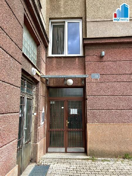 Prodej bytu 3+1 v Plzni na Slovanech, ulice Koterovská - foto 1 z 5