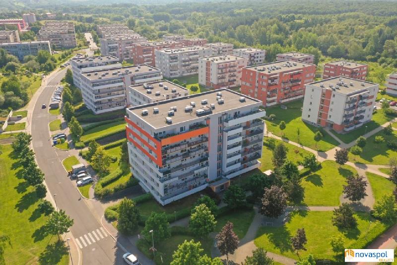 2+kk, 69m2 + balkon + sklepní kóje + garážové stání u metra C Háje - foto 1 z 10
