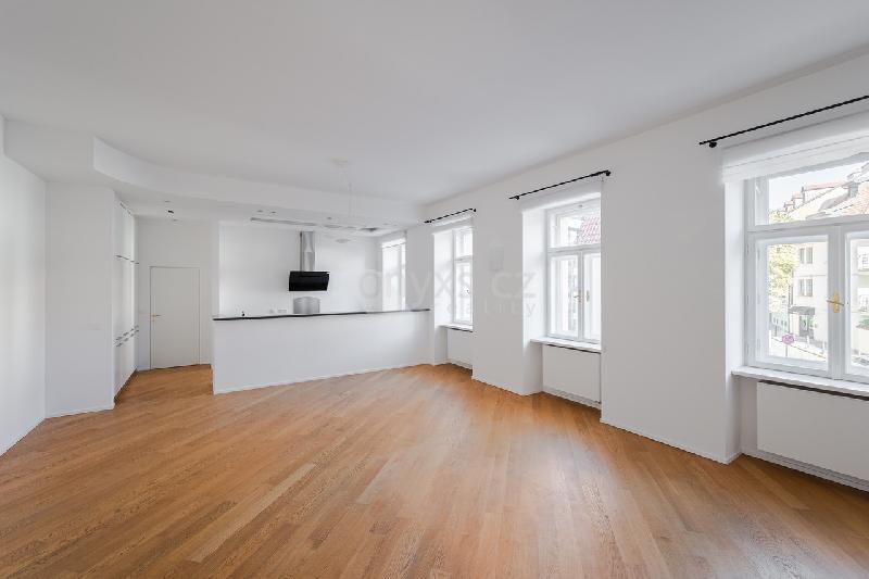 Pronájem bytu 5+kk, 169 m2 s balkonem a garáží, ul. Všehrdova, Praha - Malá Strana - foto 1 z 10