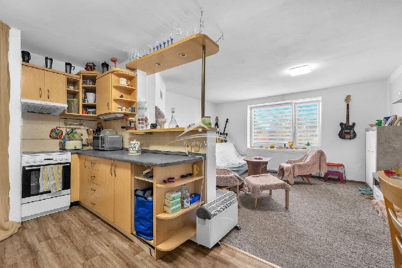 Prodej rodinného domu 2+kk s podkrovím a zahradou, Žďár nad Sázavou - foto 1 z 9