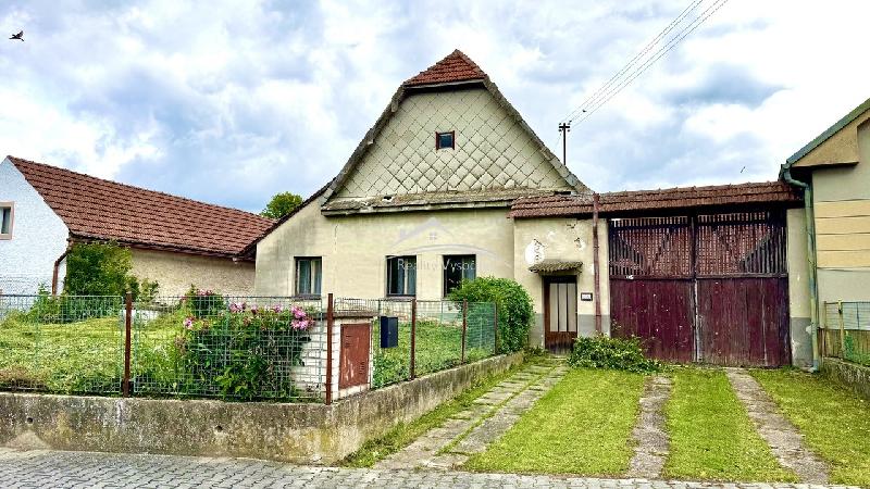 Prodej rodinného domu 3+1 se stodolou,  Vinary - foto 1 z 10