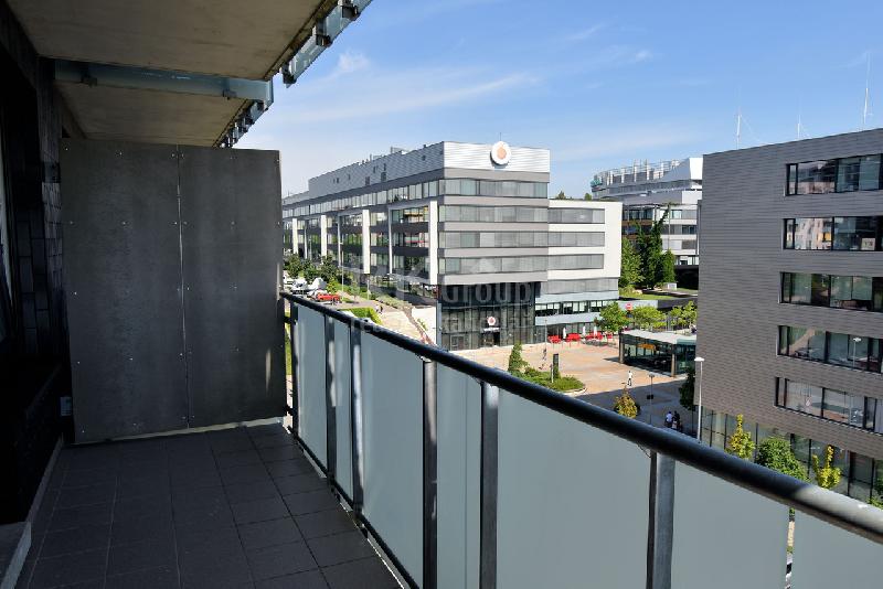 2+kk, 49,5 m2 s balkonem 8,4 m2 a GS v novostavbě Britská čtvrť, nám.Junkových, Praha 5 - Stodůlky - foto 1 z 10