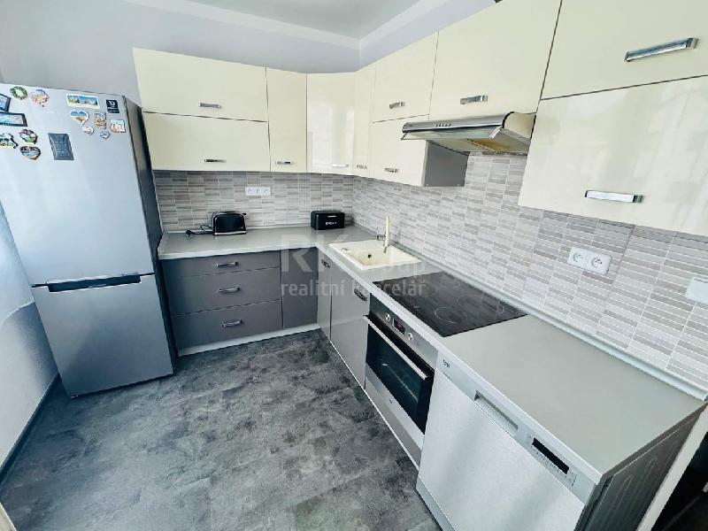 Exkluzivně, prodej bytu 3+1 s lodžií a sklepem, 88m2, ul. Dlouhá – Lázně Kynžvart - foto 1 z 9