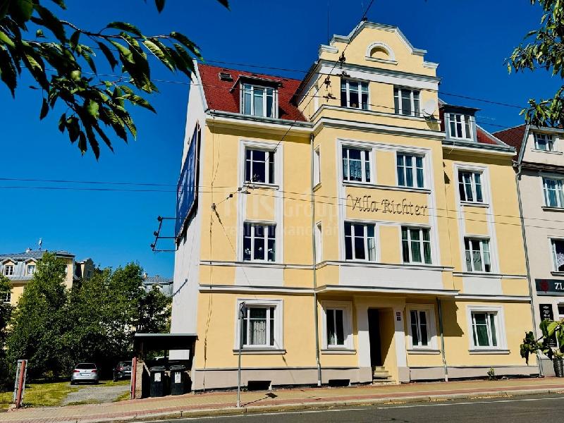 Prodej bytu, 2+1, komora, 2x sklep, po rekonstrukci, parkování, 1.NP, Hlavní třída - Mariánské Lázně - foto 1 z 10