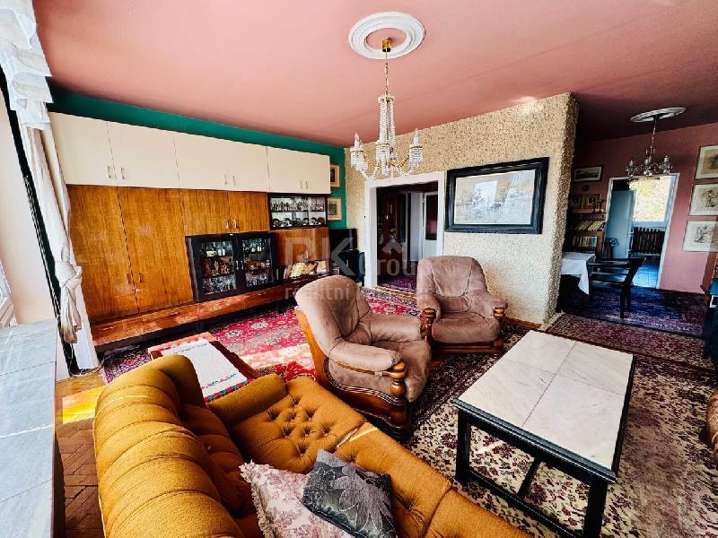 Prodej bytu, 3+1, 102 m2, 4.p/4.p, 2x lodžie, sklep, komora, ul. Stavbařů – Mariánské Lázně - foto 1 z 4