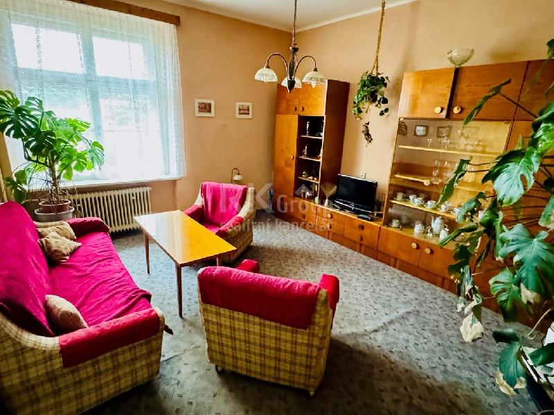 Prodej bytu, 3+1, 2x komora, sklep, půda, 1. patro, Husova ulice – Mariánské Lázně - foto 1 z 7