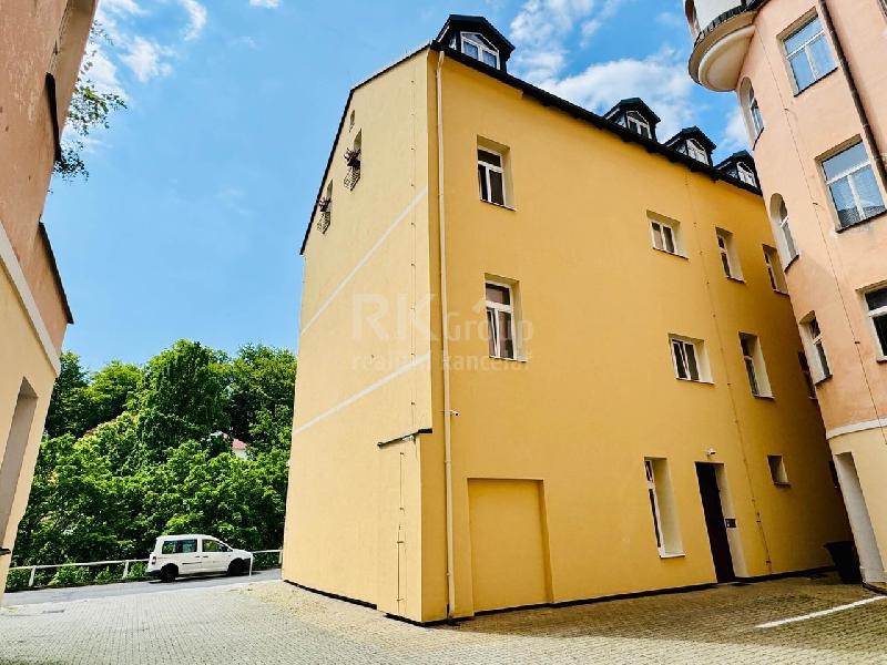 Prodej bytu 3+1, balkón, sklep, komora, 2. patro, Poštovní ul. - Mariánské Lázně - foto 1 z 8