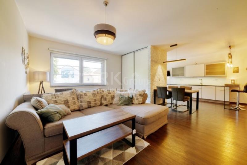 Prodej bytu 3+KK, 86 m2, OV s francouzkým oknem v novostavbě v lukrativní části Chebu u řeky Ohře. - foto 1 z 10