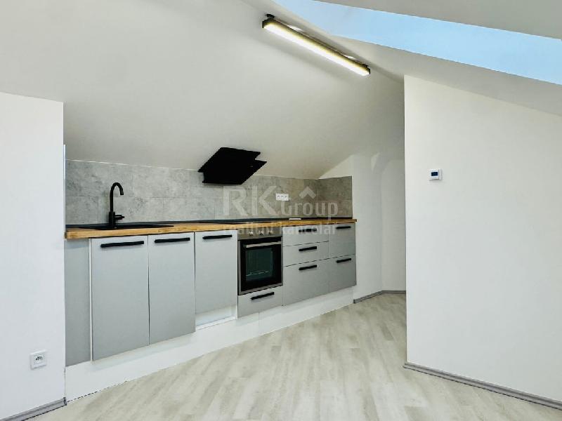 Prodej podkrovního bytu, 50 m? (+ 20 m? užitné plochy), ul. Podle Kačerova - Praha 4-Michle - foto 1 z 10