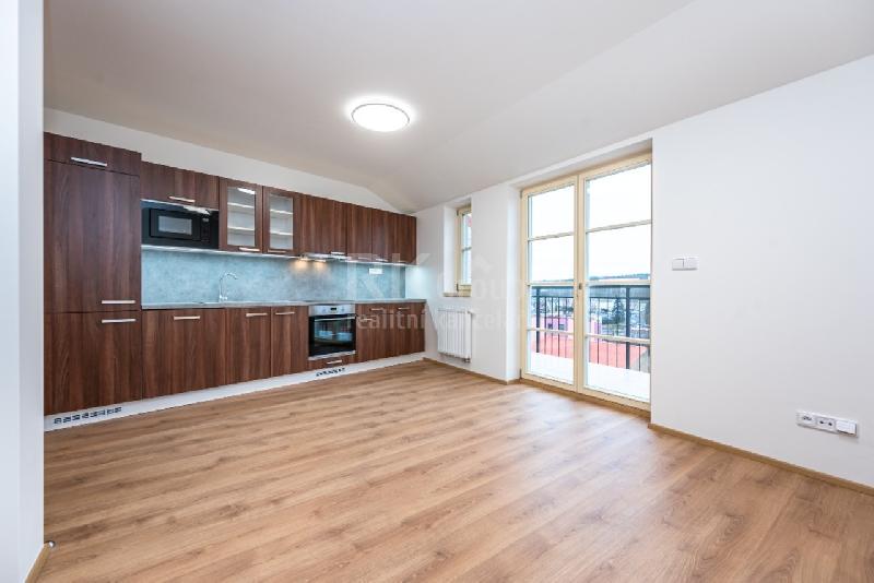 Pronájem bytu 2+kk, 47 m, Komenského náměstí, Slaný - foto 1 z 10