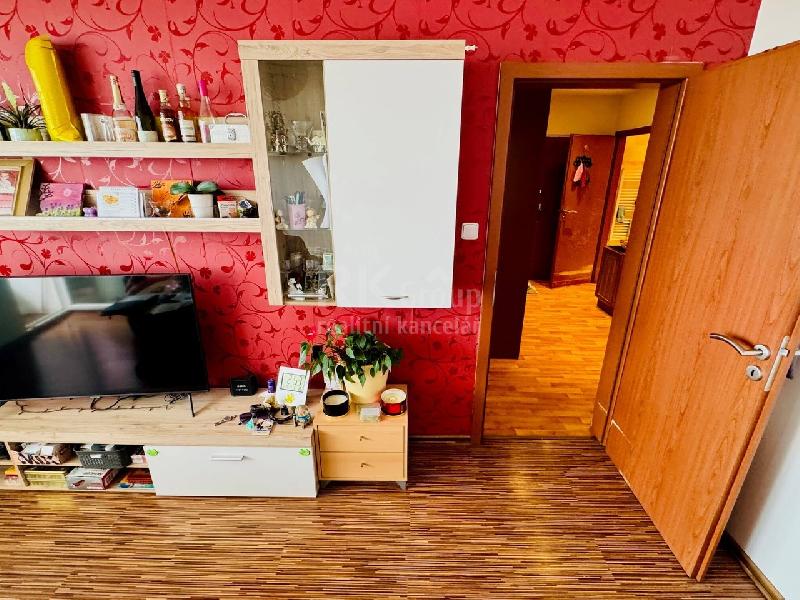 Pronájem bytu, 3+1, lodžie, po rekonstrukci, ul. Hroznatova - Mariánské Lázně - foto 1 z 9