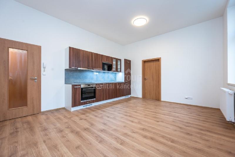 Pronájem bytu 3+kk, 64 m, Komenského náměstí, Slaný - foto 1 z 10