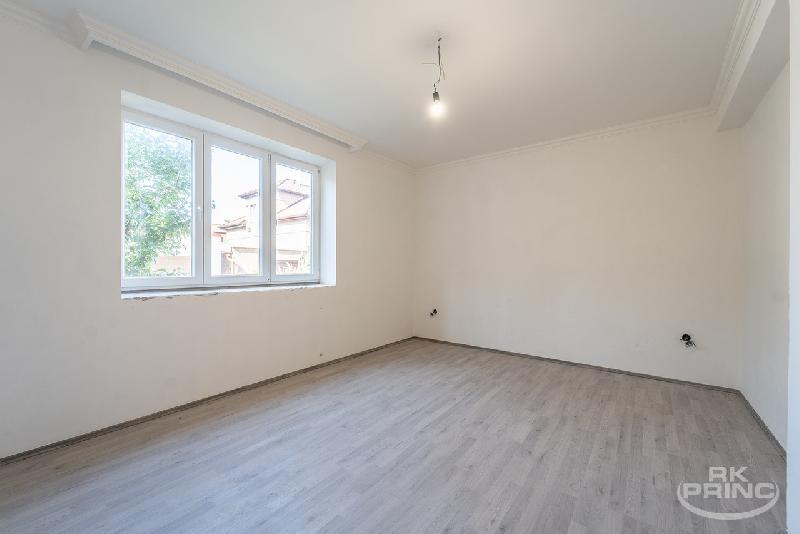 Dům, 7+kk, 180 m2, po rekonstrukci, pozemek 250 m2, Hlavenecká, Praha 9 - foto 1 z 8