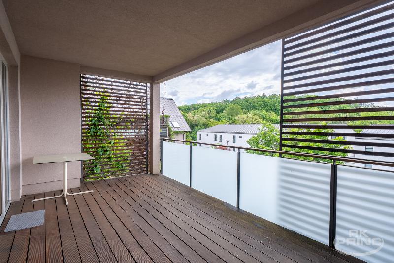 Moderní byt 3+kk, 118 m2, se terasou 18 m2 a parkováním, Praha – Hrdlořezy. - foto 1 z 10