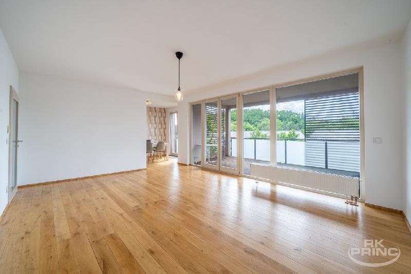 Moderní byt 3+kk, 118 m2, se terasou 18 m2 a parkováním, Praha – Hrdlořezy. - foto 1 z 10