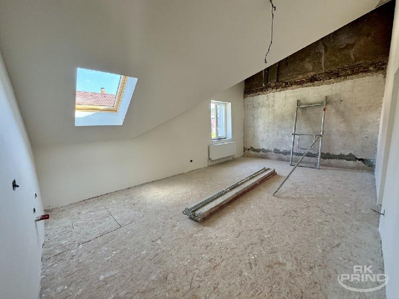 prodej, byt , 4+kk, 108 m2, osobní vlastnictví, garáž 24 m2, zahrada 258 m2, Praha 9 - foto 1 z 7