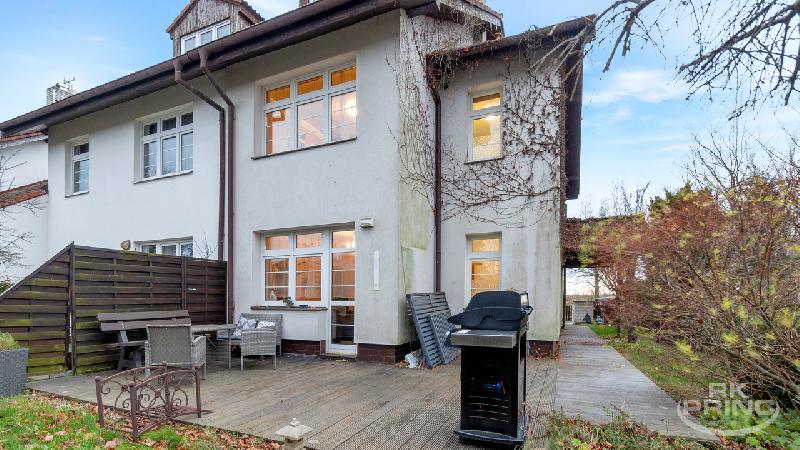 Prodej rodinný dům 5+kk, na pozemku 310 M2,  Benice, Praha - foto 1 z 8