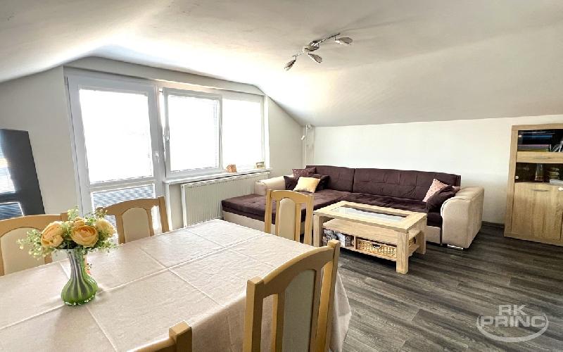 Rodinný dům 4+kk, 162 m? na pozemku 577 m?, bazén, Jilové u Prahy - foto 1 z 10