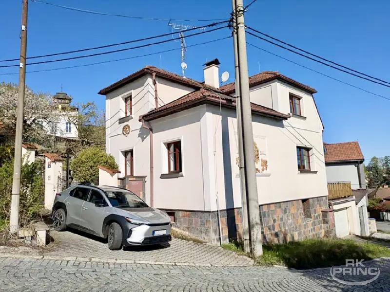 Rodinný dům k pronájmu 202 m2, pozemek 660 m2, Mnichovice - foto 1 z 10