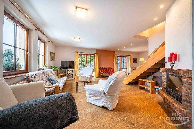 Rodinný dům o dispozice 5+kk, na pozemku 1.026 v ulici Ke Skalkám, Záběhlice, Praha. - foto 1 z 9